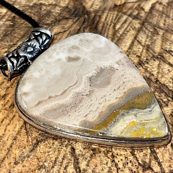 Beautiful Gray & Yellow Bumblebee Jasper 2 1/4” - Picture 16 of 17